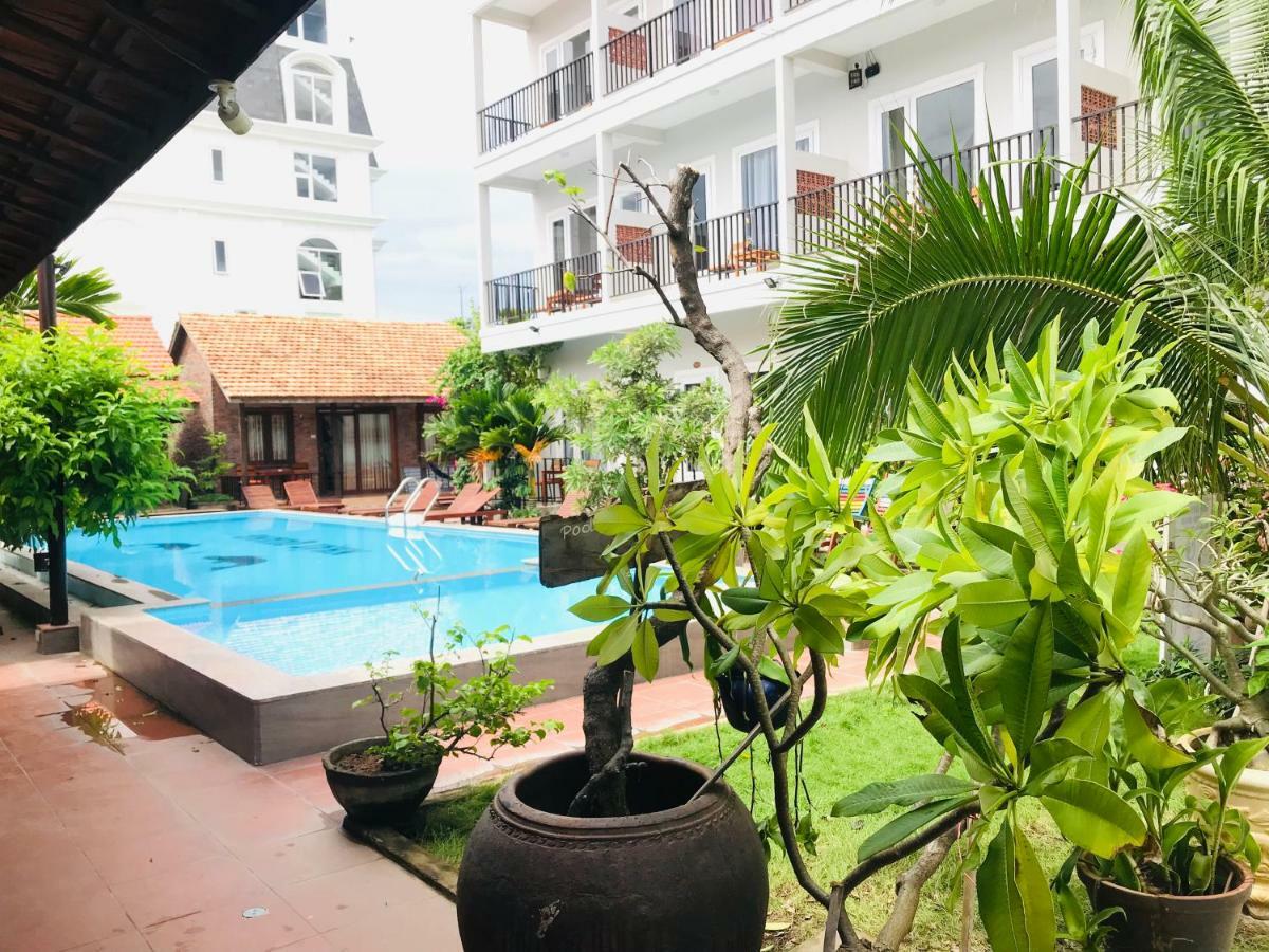 May Bungalow Hotel